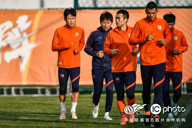 马岚顿时慌张无比，开口问道：怀特律师，你们美国的监狱里面有狱霸吗？就是那种监狱里头她最大，逮着谁就欺负谁的那种人。